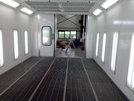 Spuitcabine met laagvoltage ledtl
